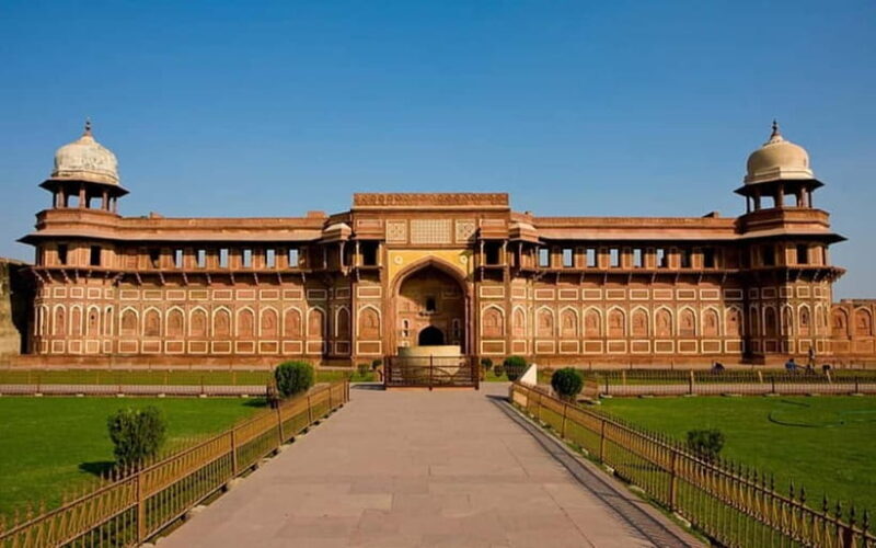 From Delhi: Taj Mahal & Agra Private Day Trip with Transfers - Lunch Break at a 5-Star Hotel