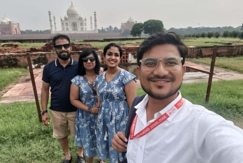 From Delhi: Taj Mahal & Agra With Fatehpur Sikri Day Tour - Lunch Break: Sampling Local Flavors