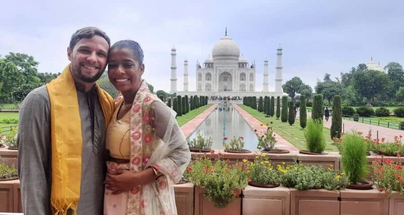 From Delhi: Taj Mahal Day Trip by Fast Train with 5* Lunch - The 5-Star Lunch: A Luxurious Pause