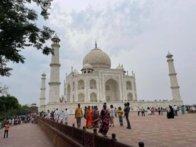 From Delhi: Taj Mahal Sunrise and Agra Day Trip By Car - Concluding the Day with Local Flavors and Souvenirs