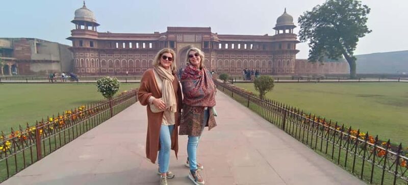 From Delhi: Taj Mahal Tour By Gatimaan Train with 5* Lunch - An In-Depth Look at the Experience