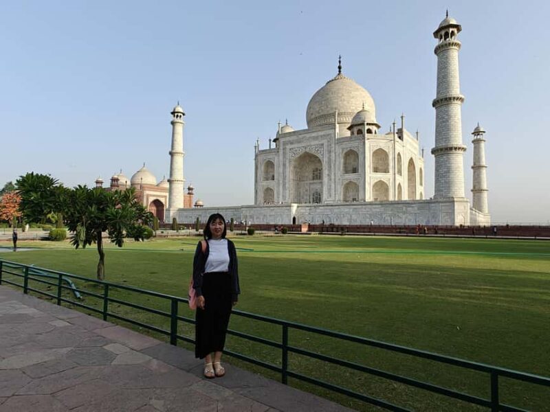 From Delhi : Taj Mahal Tour By Luxury Car with 5 Star Lunch - FAQ