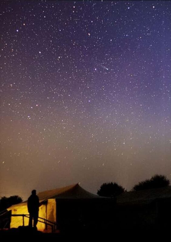 From Delhi: Varanasi Guided Tour  Ganga Aarti & Boat Ride - FAQs