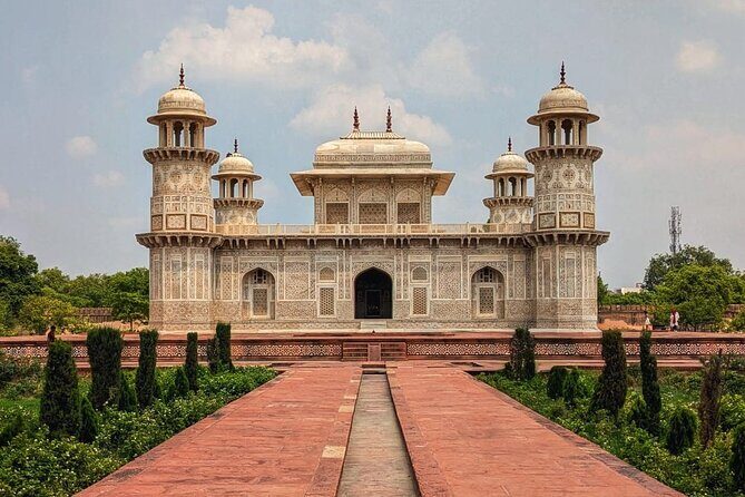 From delhi:(Vip entry)All Inclusive Taj Mahal & Red Fort day trip - Practical Considerations