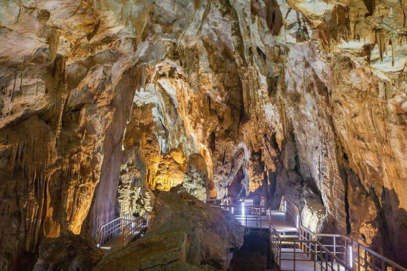 from-dong-hoi-paradise-and-phong-nha-caves-guided-tour