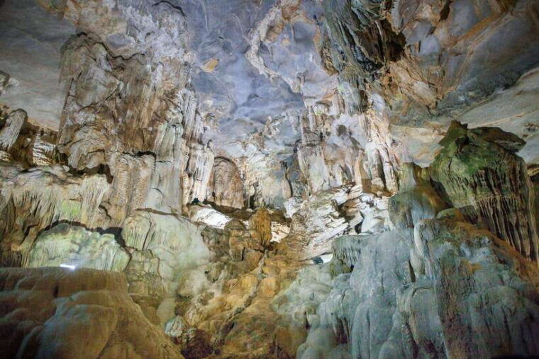 from-dong-hoi-paradise-and-phong-nha-caves-guided-tour