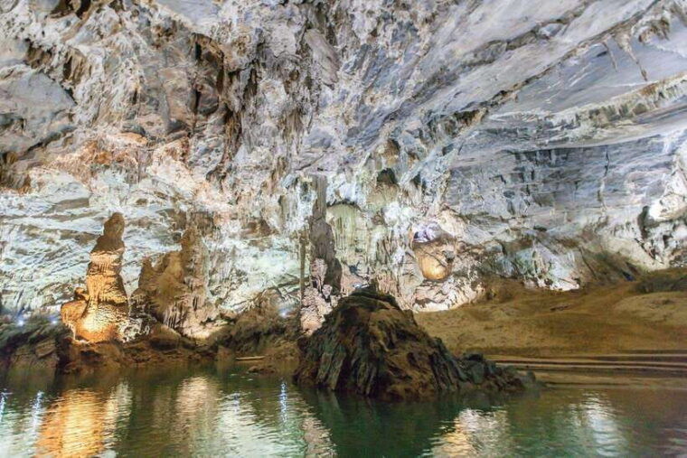 from-dong-hoi-paradise-and-phong-nha-caves-guided-tour