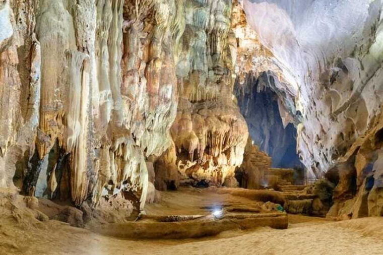 from-dong-hoi-paradise-cave-and-phong-nha-cave-day-tour
