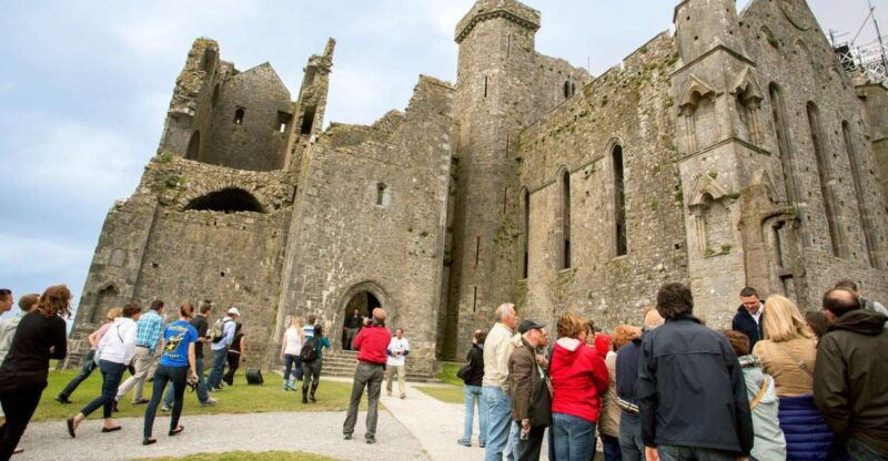 from-dublin-blarney-rock-of-cashel-and-cahir-castles-tour