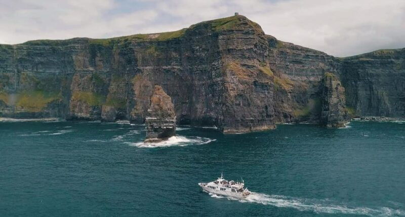 from-dublin-galway-cliffs-of-moher-boat-cruise-in-spanish