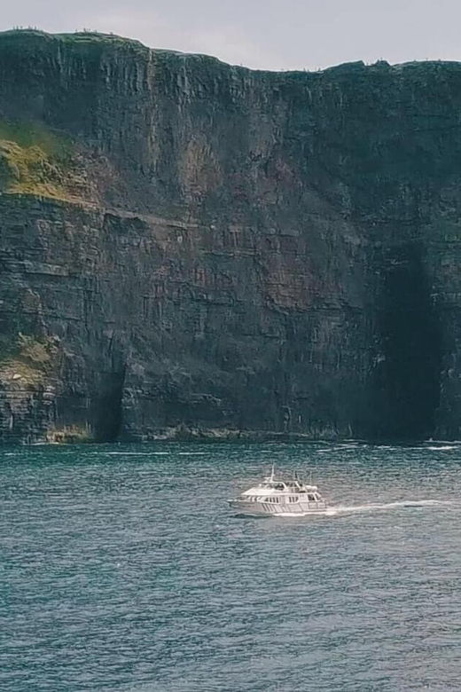 from-dublin-galway-cliffs-of-moher-boat-cruise-in-spanish