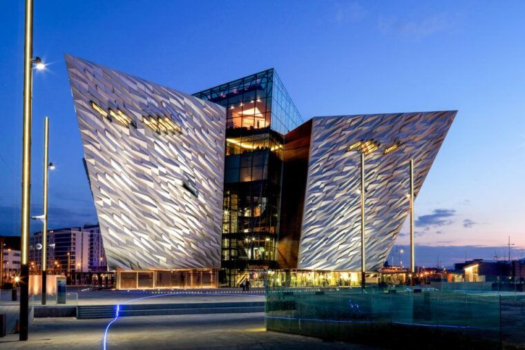 from-dublin-giants-causeway-belfast-titanic-with-ticket