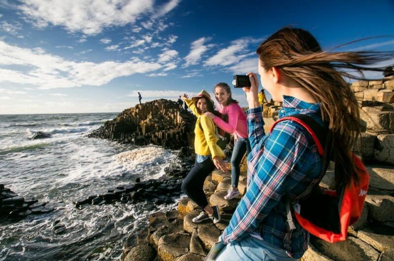 from-dublin-giants-causeway-dark-hedge-belfast-tour