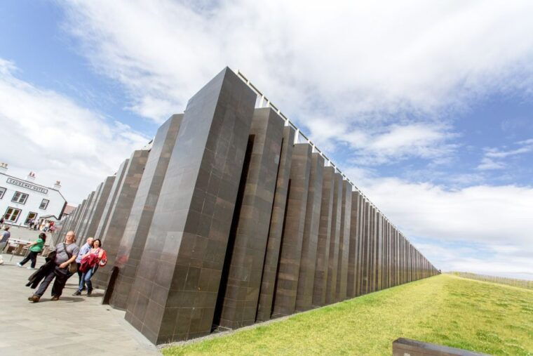 from-dublin-giants-causeway-dark-hedge-belfast-tour