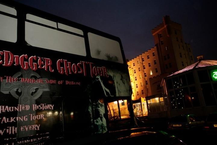 from-dublin-gravedigger-ghost-bus-tour