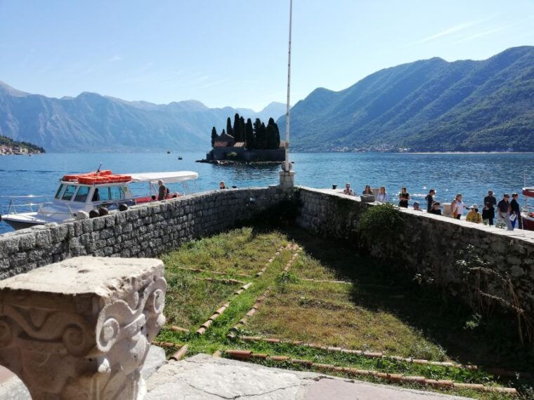 from-dubrovnik-montenegro-kotor-city-tour