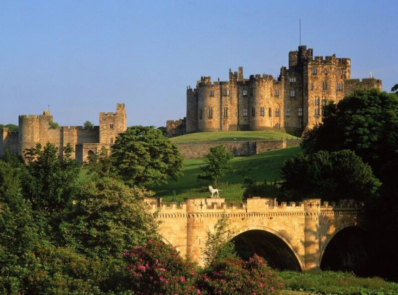 from-edinburg-viking-coast-alnwick-castle-day-tour