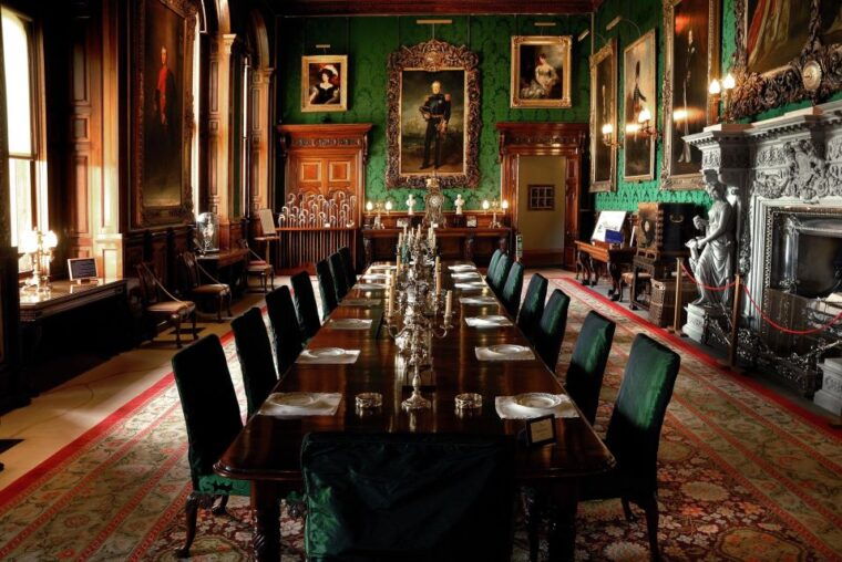 from-edinburg-viking-coast-alnwick-castle-day-tour