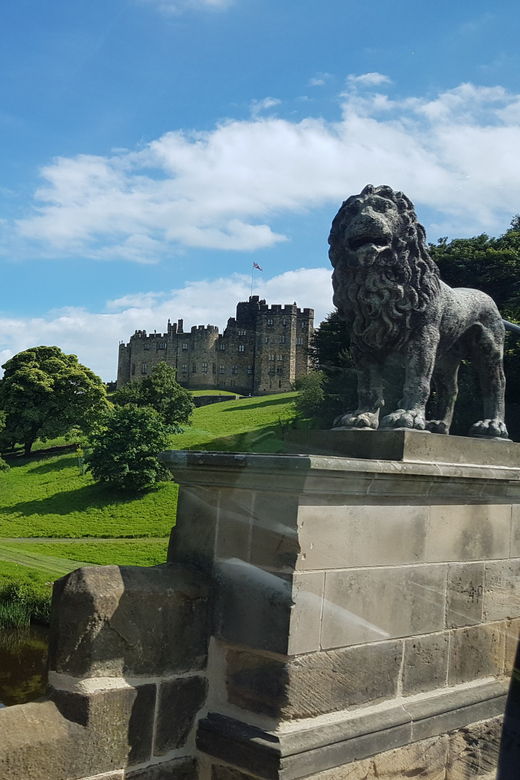 from-edinburgh-holy-island-alnwick-castle-northumbria