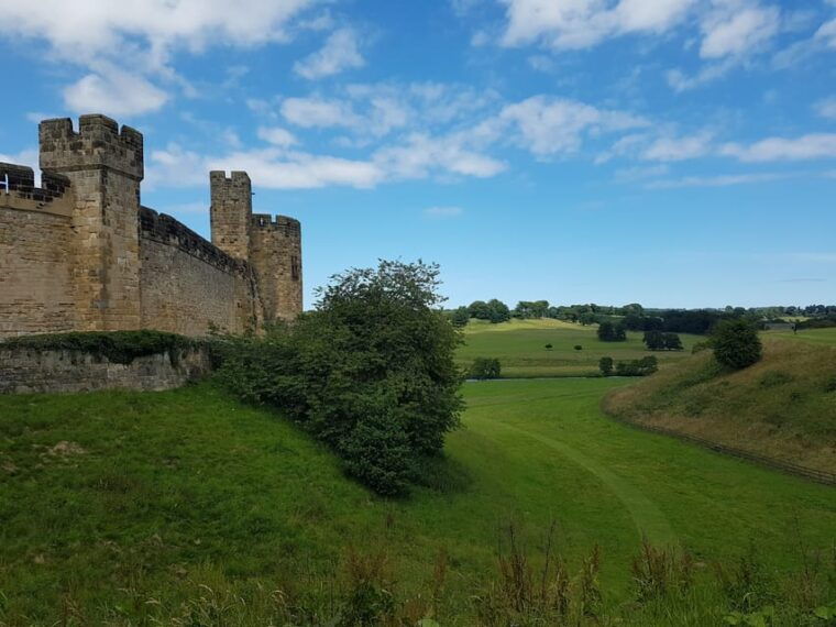 from-edinburgh-holy-island-alnwick-castle-northumbria