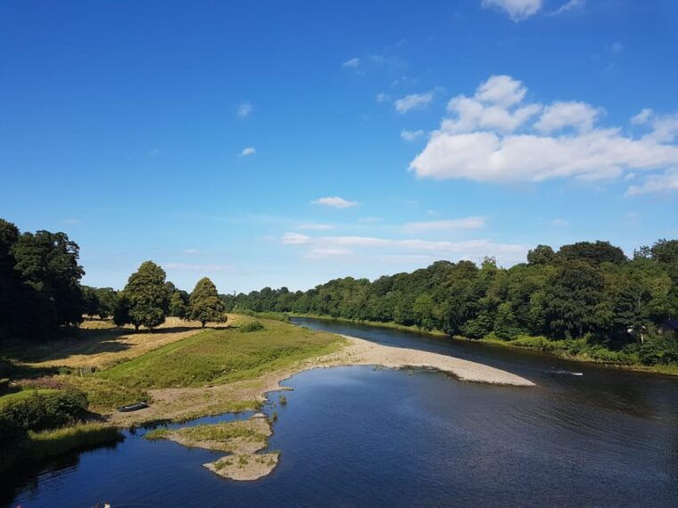 from-edinburgh-holy-island-alnwick-castle-northumbria