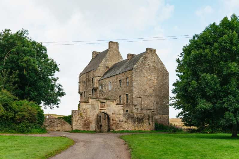 from-edinburgh-outlander-filming-locations-explorer-tour