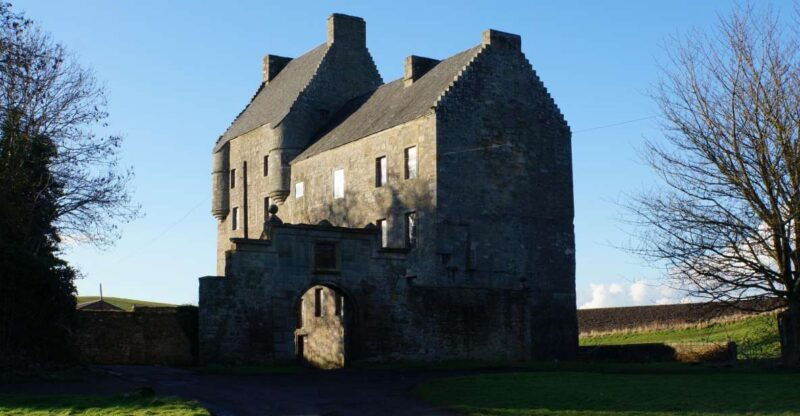 from-edinburgh-outlander-palaces-and-jacobites-day-trip