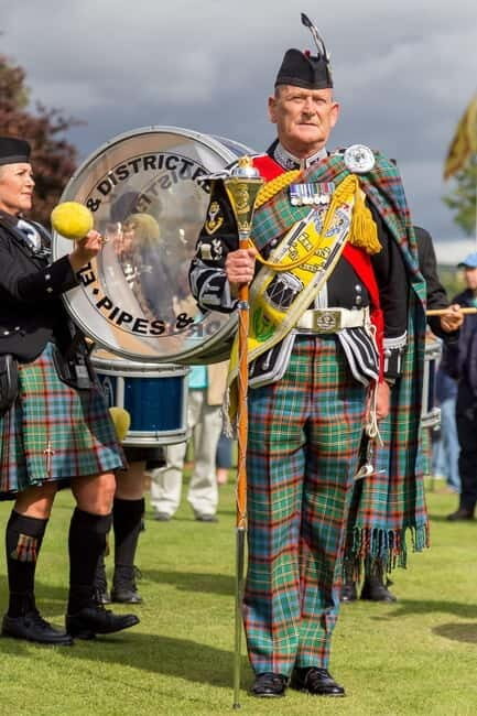 From Edinburgh: Scottish Highland Games Day Tour - The Benefits of Small Group Travel