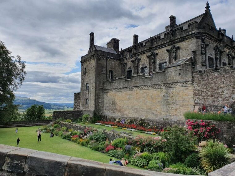 from-edinburgh-stirling-castle-kelpies-and-loch-lomond