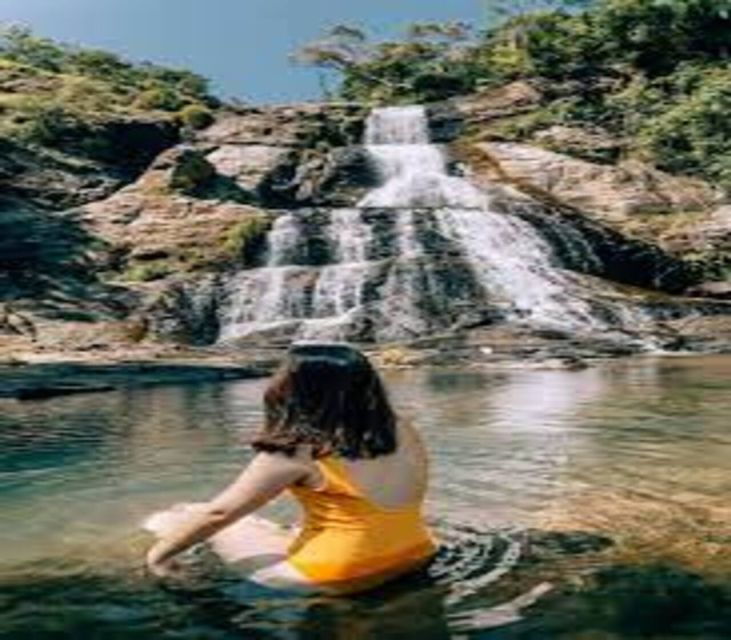 from-ella-diyaluma-waterfall-natural-pool-bath-day-trip