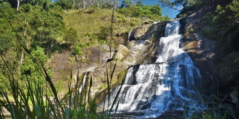 from-ella-diyaluma-waterfall-natural-pool-bath-with-lunch