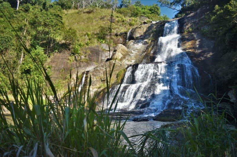 from-ella-diyaluma-waterfall-natural-pool-bath-with-lunch