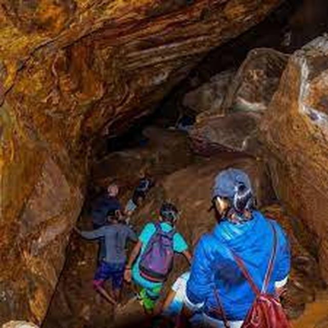 from-ella-explore-blue-water-pond-cave-nildiya-pokuna