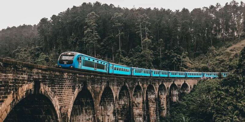 from-ella-little-adams-peak-and-nine-arches-bridge-hiking