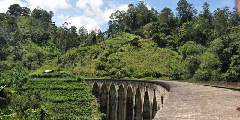 from-ella-little-adams-peak-and-nine-arches-bridge-hiking