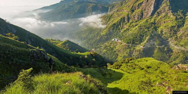 from-ella-little-adams-peak-and-nine-arches-bridge-hiking