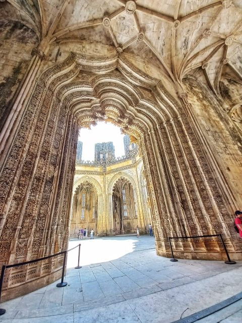 from-fatima-to-batalha-nazare-and-obidos-private-tour