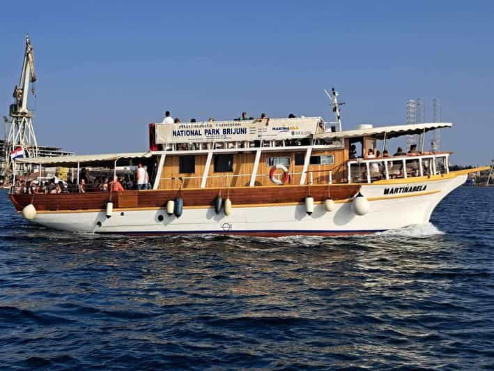from-fazana-dolphin-watching-sightseeing-cruise-at-sunset