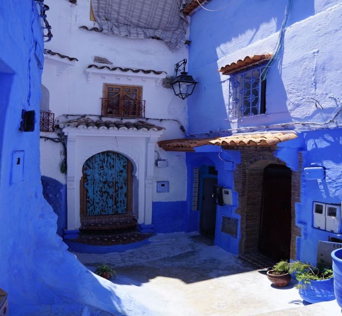 From Fez: Chefchaouen Guided Day Tour - Strolling through Chefchaouen’s alleys and markets