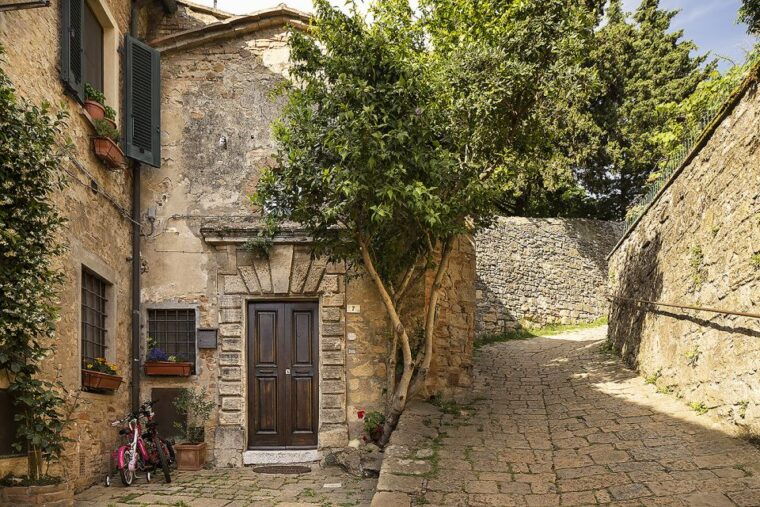 from-florence-private-tour-of-san-gimignano-and-volterra