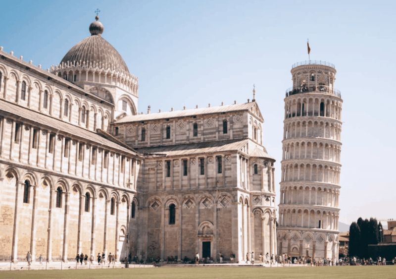 from-florence-tour-pisa-lucca-by-minivan
