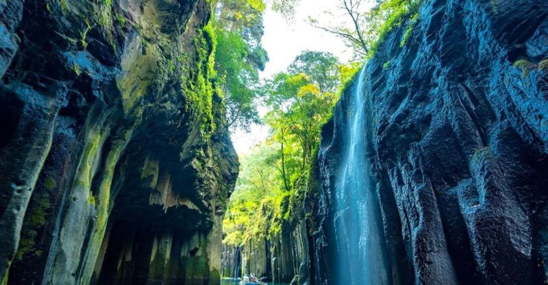 from-fukuoka-day-trip-to-miyazaki-takachiho-gorge-shrine