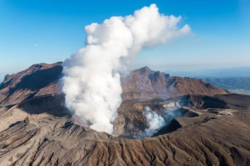 from-fukuoka-mt-aso-aso-shrine-kurokawa-onsen-1-day-trip