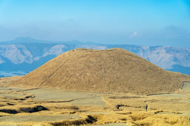from-fukuoka-mt-aso-aso-shrine-kurokawa-onsen-1-day-trip