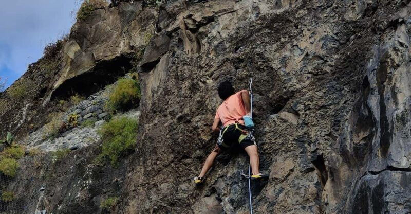 from-funchal-guided-climbing-tour-with-pick-up
