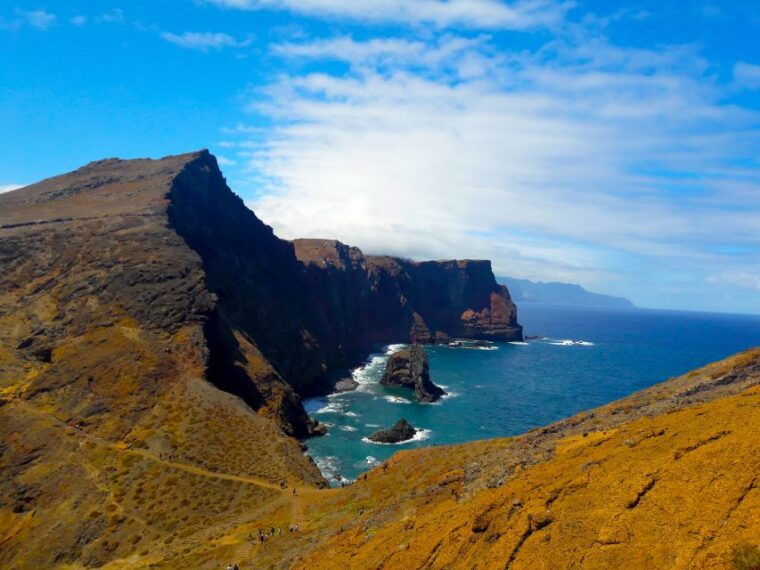 from-funchal-ponta-de-sao-lourenco-canical-full-day-hike