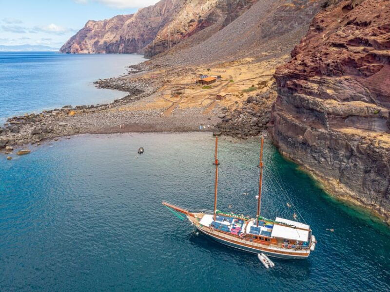 from-funchal-wooden-boat-excursion-to-desertas-island
