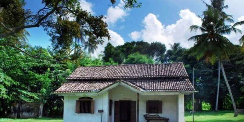 from-galle-hidden-temples-snakes-coastlines-tour