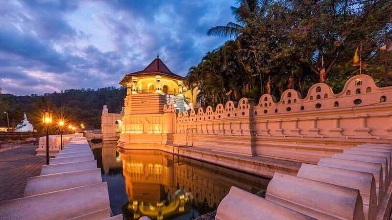 from-galle-mirissa-hikkaduwa-kandy-day-tour-with-pickup
