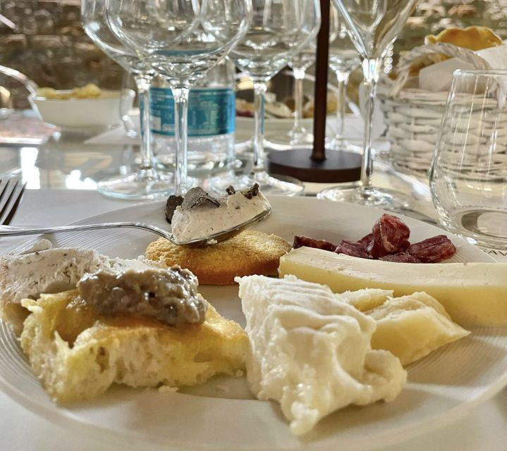 from-gavi-piedmont-truffle-hunting-experience-with-tasting